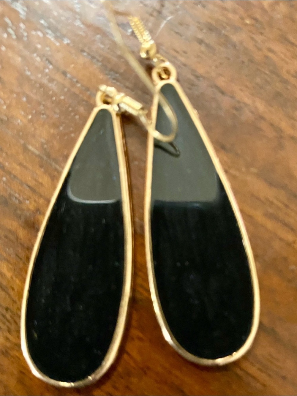 Elongated teardrop black and gold earrings